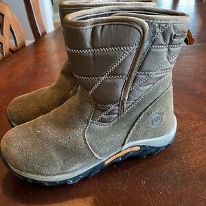 Youth Merrell jungle moc quilted snow boots greenish gray size 2 waterproof